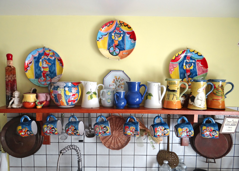 Kitchen pottery DB